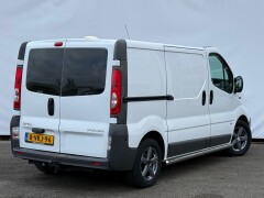 Opel-Vivaro-2