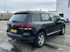 Volkswagen-Touareg-2